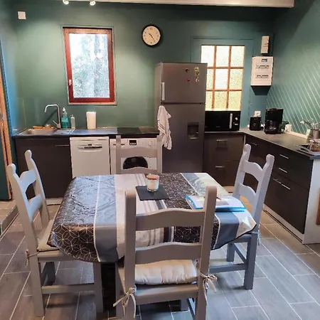 Rustique Au Perigord Noir Avec Terrasse Et Equipements Inclus - Fr-1-616-57 Holiday home